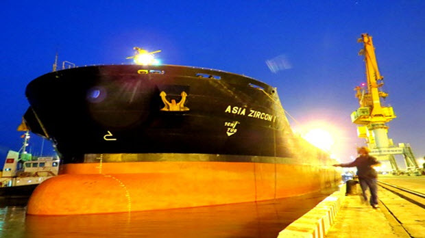 Cảng Hải Phòng đón tàu lớn kỷ lục